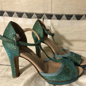 Repetto t-strap heels